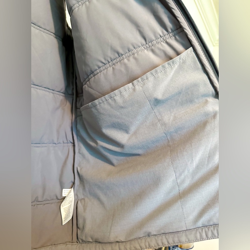 Travis Mathew Men's Gray Puffer Vest, Size XL - Picture 11 of 14